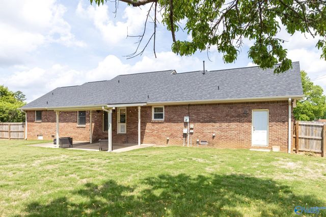 17960 Davis Street, Athens, AL 35611