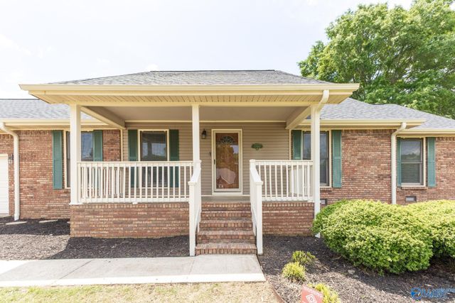 17960 Davis Street, Athens, AL 35611