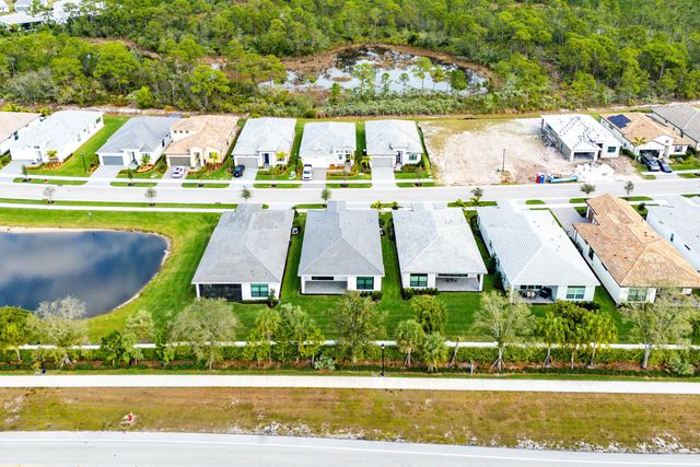 2752 SE Ashfield Drive, Port St. Lucie, Port St Lucie, FL 34984