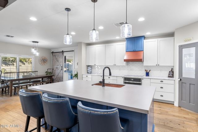 5926 E HARTFORD Avenue, Scottsdale, AZ 85254