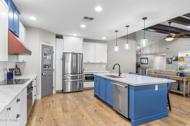 5926 E HARTFORD Avenue, Scottsdale, AZ 85254