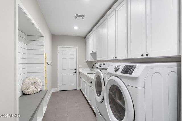 5926 E HARTFORD Avenue, Scottsdale, AZ 85254