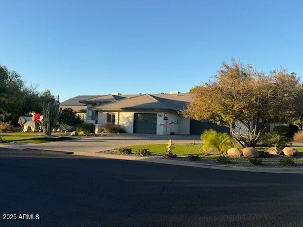 5926 E HARTFORD Avenue, Scottsdale, AZ 85254