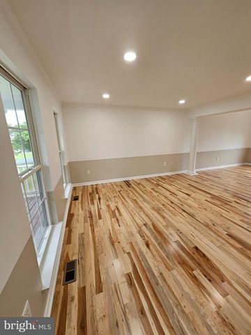 13116 QUEENSDALE DR, Woodbridge, VA 22193
