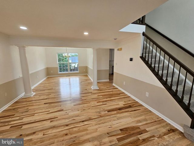 13116 QUEENSDALE DR, Woodbridge, VA 22193