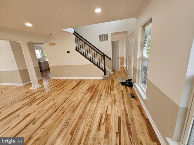 13116 QUEENSDALE DR, Woodbridge, VA 22193