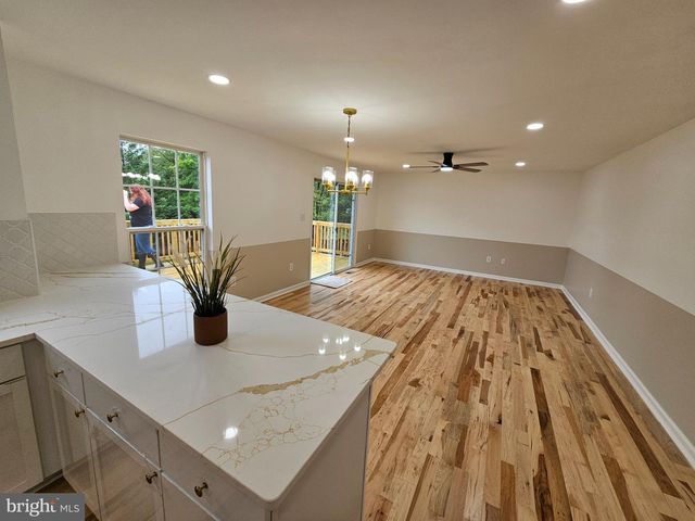 13116 QUEENSDALE DR, Woodbridge, VA 22193