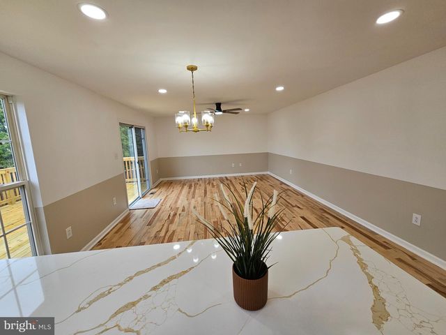 13116 QUEENSDALE DR, Woodbridge, VA 22193