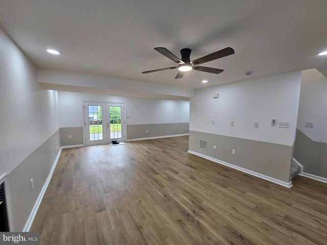 13116 QUEENSDALE DR, Woodbridge, VA 22193