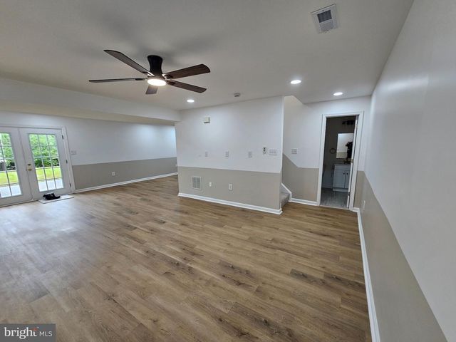 13116 QUEENSDALE DR, Woodbridge, VA 22193