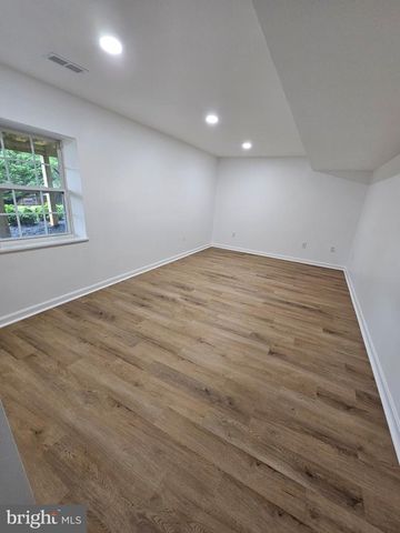 13116 QUEENSDALE DR, Woodbridge, VA 22193