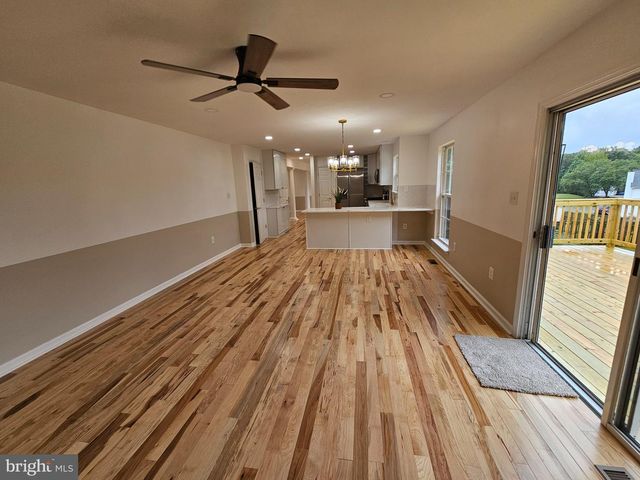 13116 QUEENSDALE DR, Woodbridge, VA 22193