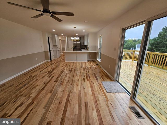 13116 QUEENSDALE DR, Woodbridge, VA 22193
