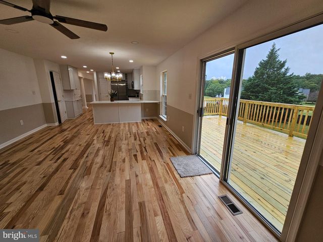 13116 QUEENSDALE DR, Woodbridge, VA 22193