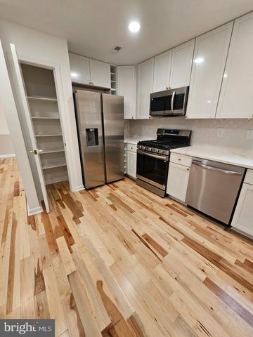 13116 QUEENSDALE DR, Woodbridge, VA 22193