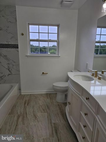 13116 QUEENSDALE DR, Woodbridge, VA 22193