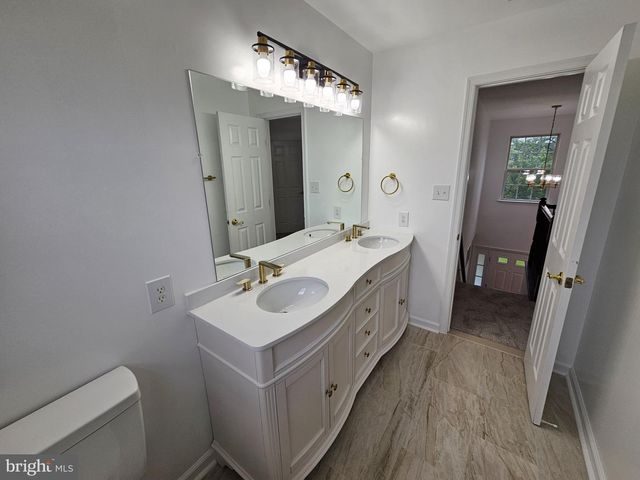 13116 QUEENSDALE DR, Woodbridge, VA 22193