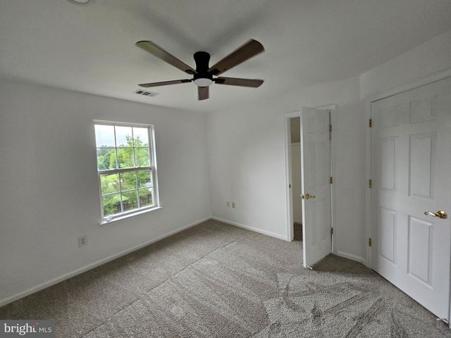 13116 QUEENSDALE DR, Woodbridge, VA 22193