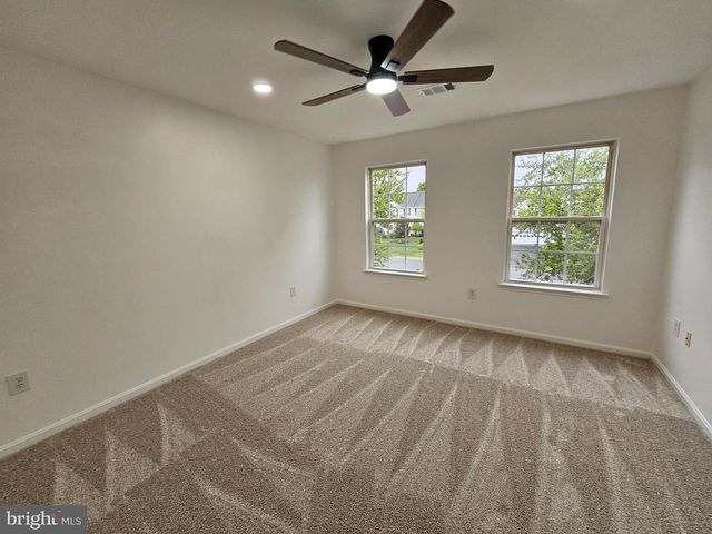 13116 QUEENSDALE DR, Woodbridge, VA 22193