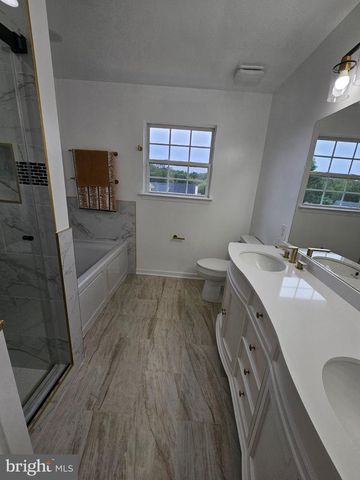 13116 QUEENSDALE DR, Woodbridge, VA 22193