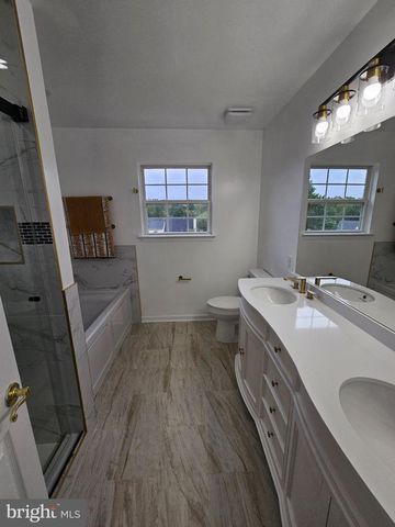 13116 QUEENSDALE DR, Woodbridge, VA 22193