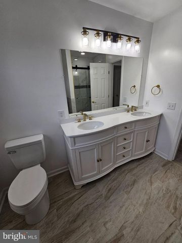 13116 QUEENSDALE DR, Woodbridge, VA 22193