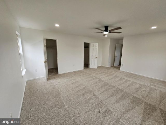 13116 QUEENSDALE DR, Woodbridge, VA 22193
