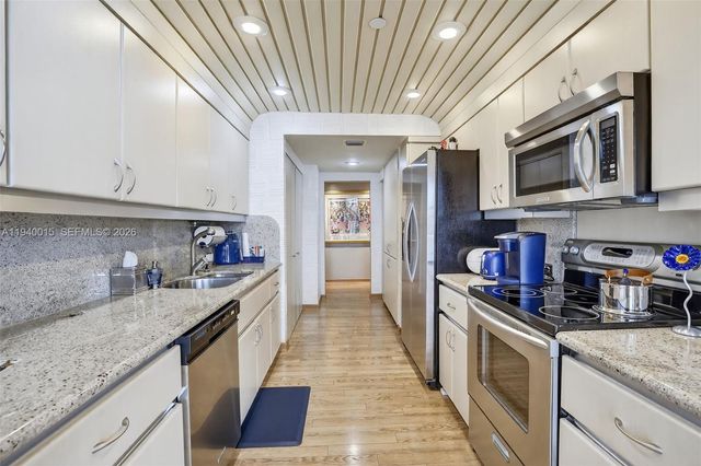 3000 Island Blvd 502, Aventura, FL 33160