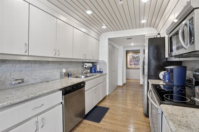 3000 Island Blvd 502, Aventura, FL 33160