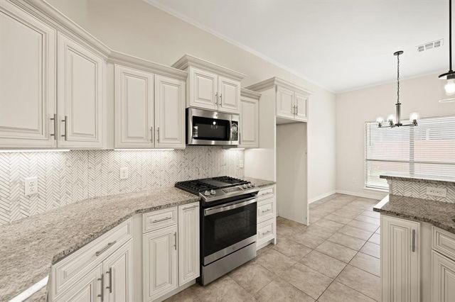 8816 NW 114th Street, Oklahoma City, OK 73162