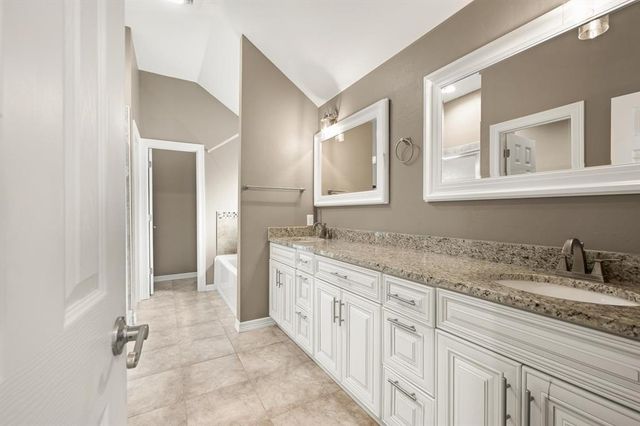 8816 NW 114th Street, Oklahoma City, OK 73162