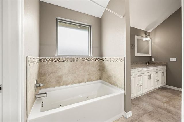 8816 NW 114th Street, Oklahoma City, OK 73162