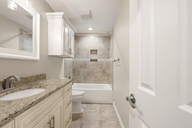 8816 NW 114th Street, Oklahoma City, OK 73162