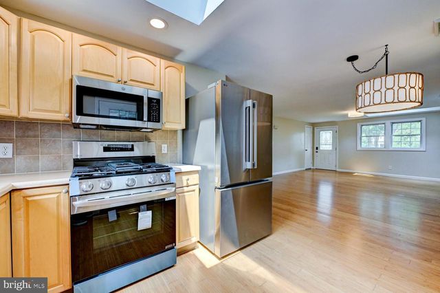227 RANDALL AVE, Hamilton, NJ 08610