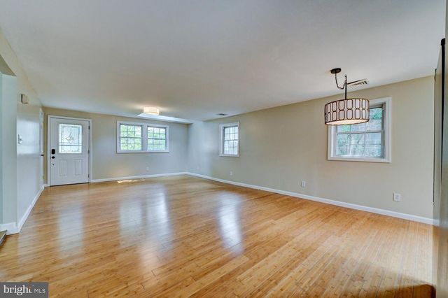227 RANDALL AVE, Hamilton, NJ 08610