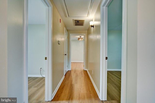 227 RANDALL AVE, Hamilton, NJ 08610