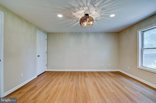 227 RANDALL AVE, Hamilton, NJ 08610