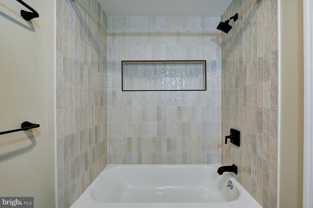 227 RANDALL AVE, Hamilton, NJ 08610