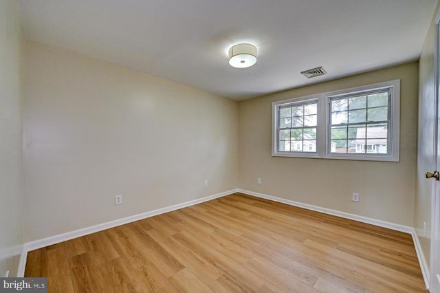 227 RANDALL AVE, Hamilton, NJ 08610