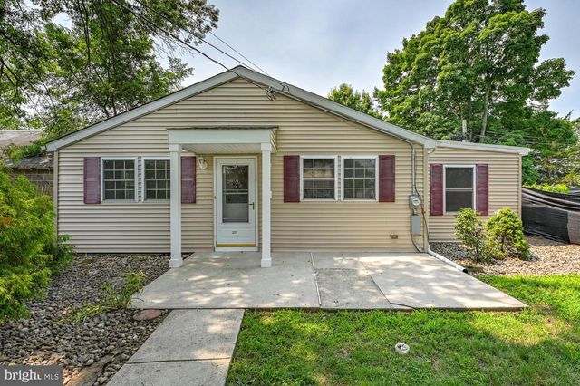 227 RANDALL AVE, Hamilton, NJ 08610