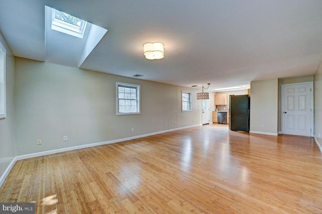 227 RANDALL AVE, Hamilton, NJ 08610