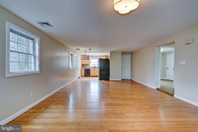 227 RANDALL AVE, Hamilton, NJ 08610