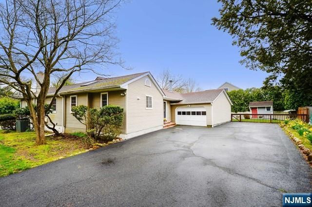 13 Orangeburgh Road, Old Tappan, NJ 07675