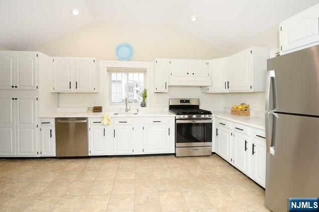 13 Orangeburgh Road, Old Tappan, NJ 07675
