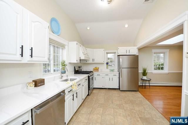 13 Orangeburgh Road, Old Tappan, NJ 07675