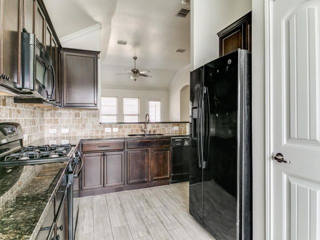 600 Pollyann Trail, Fort Worth, TX 76052