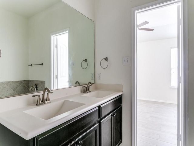 600 Pollyann Trail, Fort Worth, TX 76052