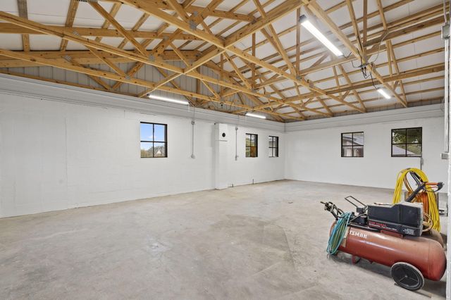 839 Old Wilderness Road, Reeds Spring, MO 65737