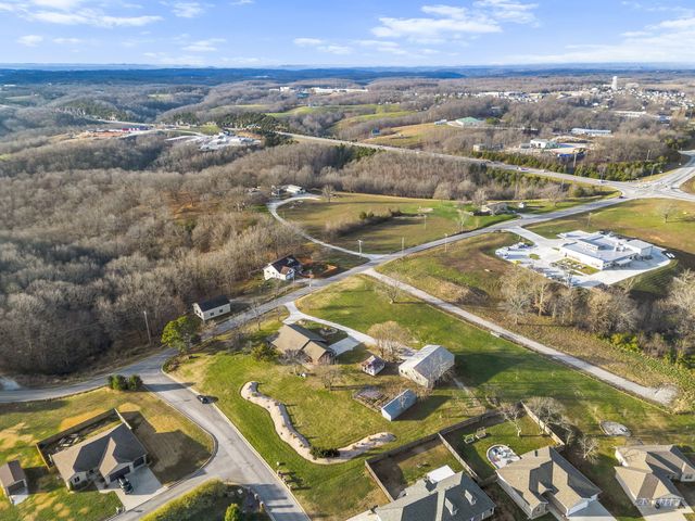 839 Old Wilderness Road, Reeds Spring, MO 65737