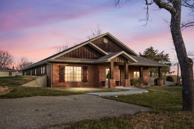 839 Old Wilderness Road, Reeds Spring, MO 65737